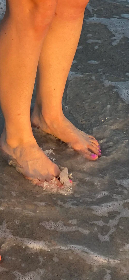 Bare Foot Bunny π°π profile banner