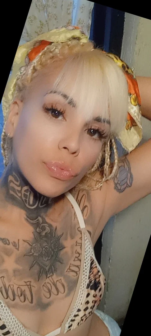 sexy blonde🔥💣 profile banner