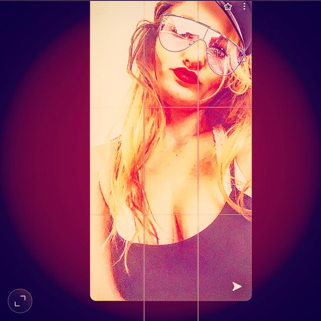 So in love 💋✨'s avatar