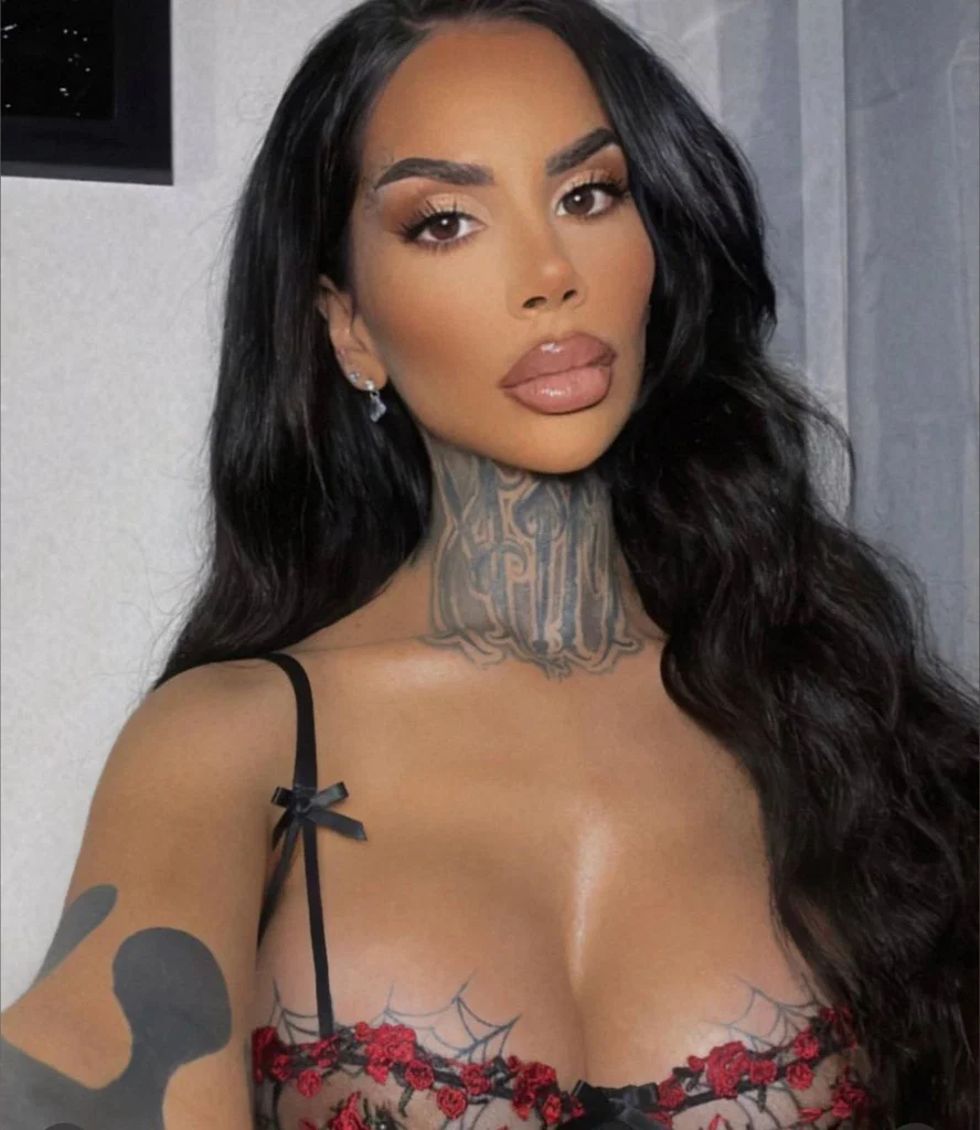 Mia Madisson 🖤