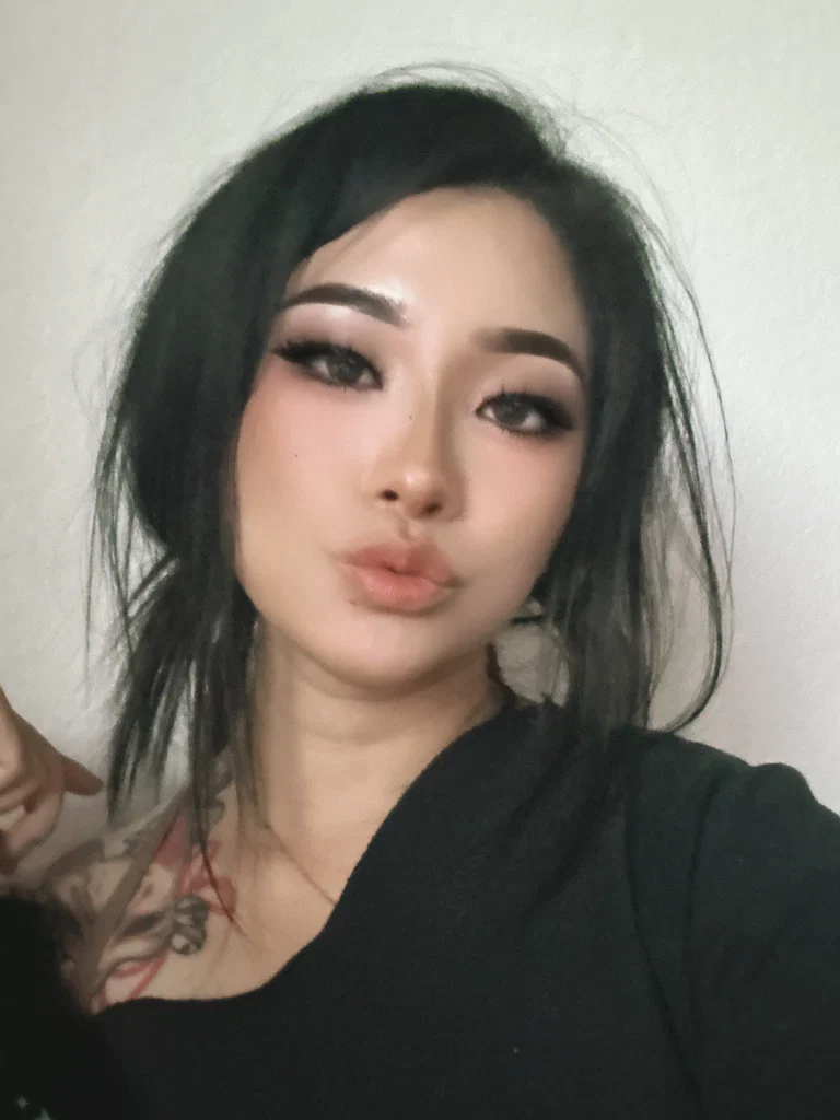 Miss Kitsune's avatar