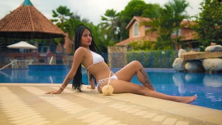Yuliana Martinez profile banner