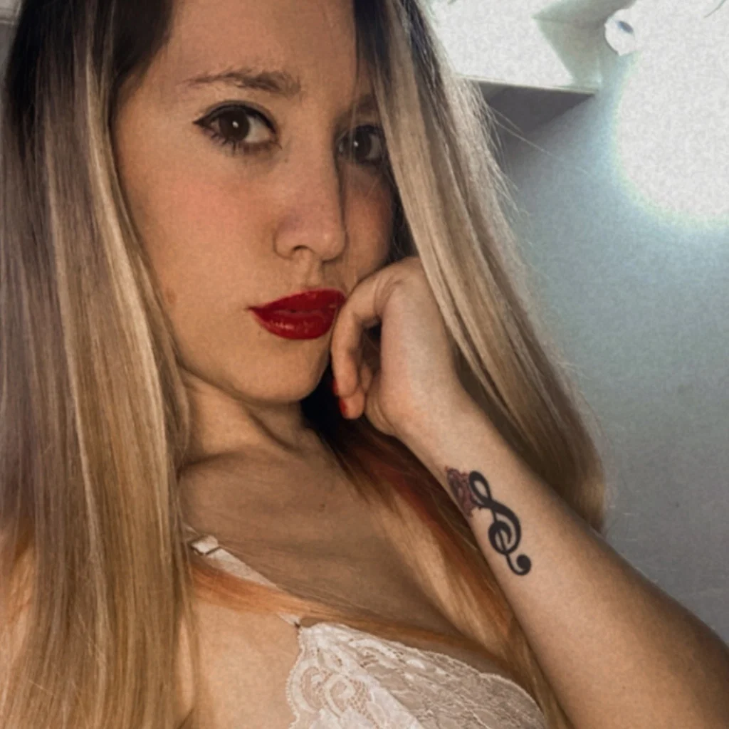 Angie Hot 🔥's avatar