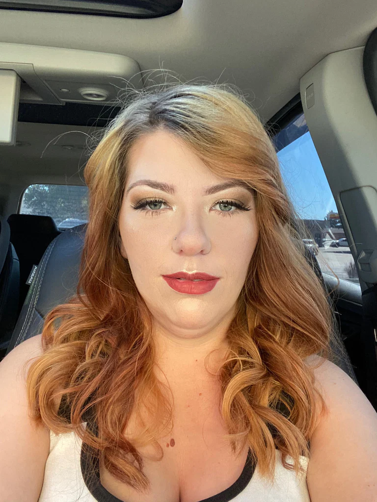Blonde beauty's avatar