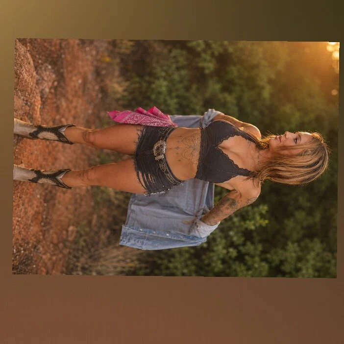 ❤︎︎ℬℴ𝓃𝓃𝒾ℯ𝒟❤︎︎ profile banner