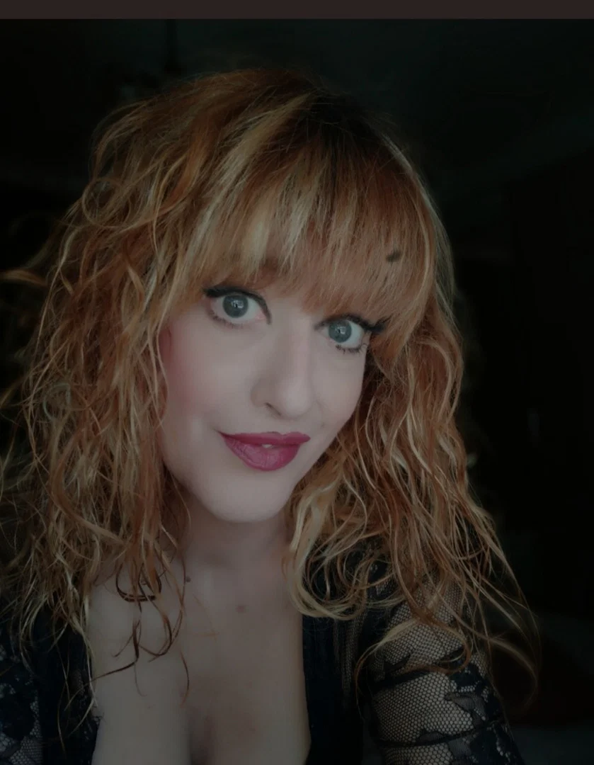 Lydia_milf profile banner