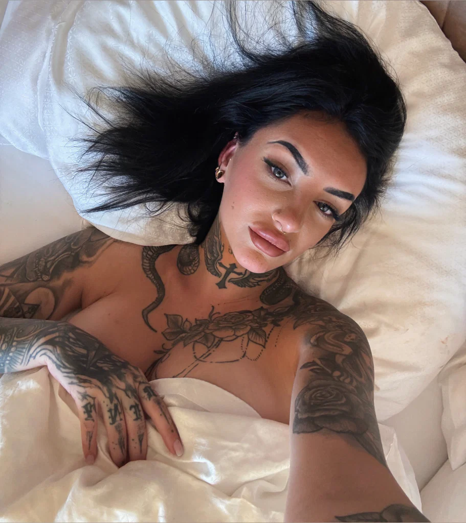 Leonie🥀's avatar