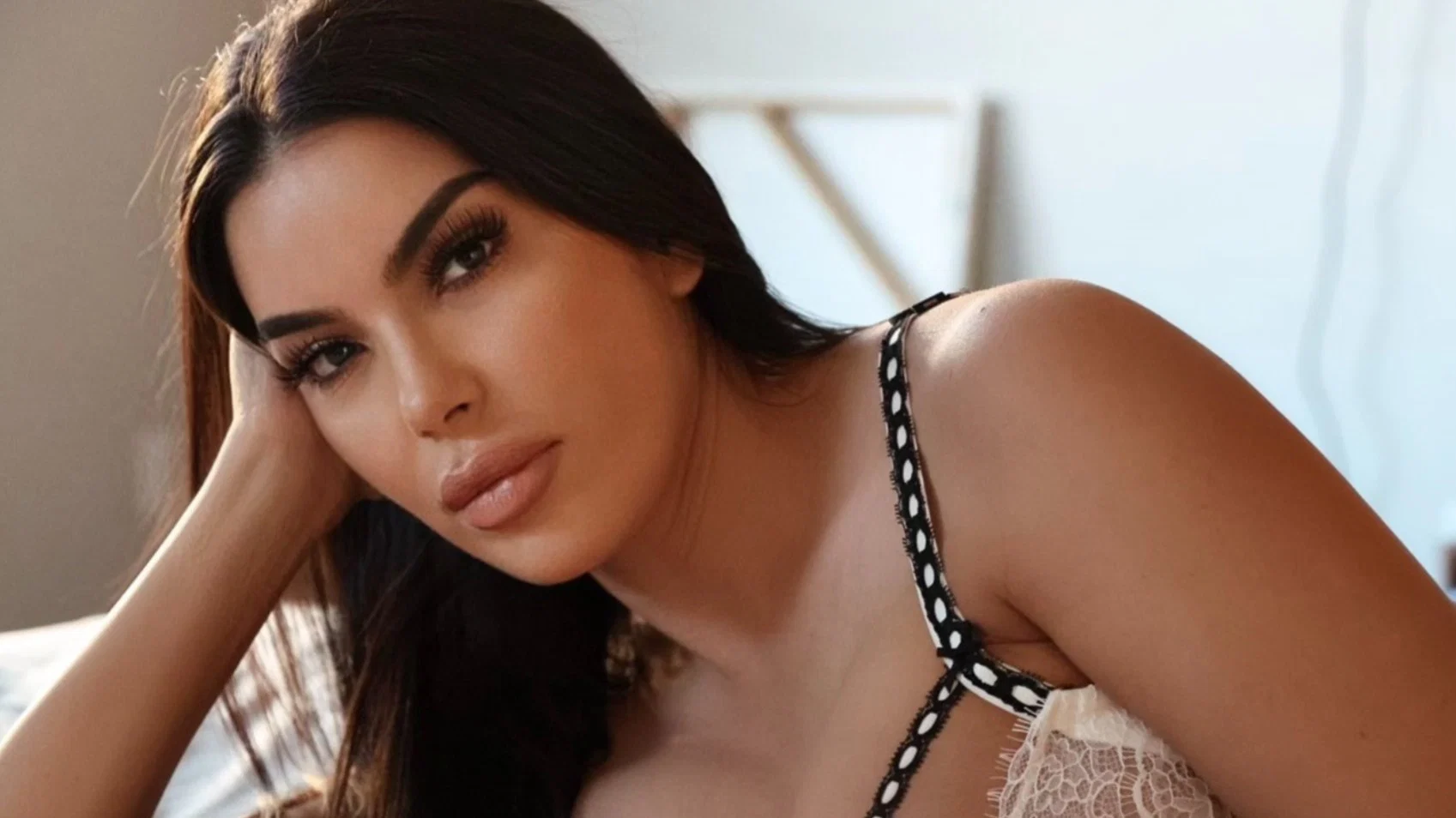 Alexa Alvarez profile banner