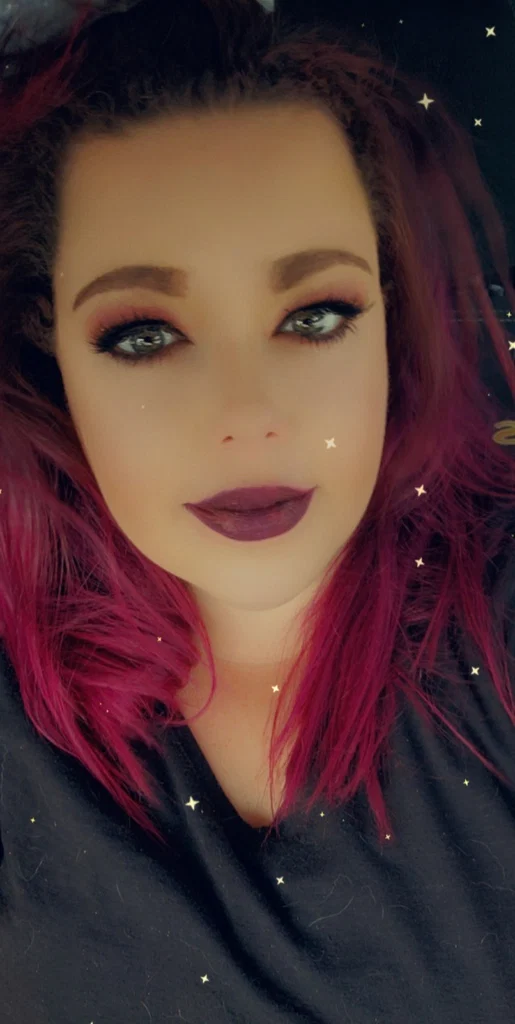 Angela Marie's avatar