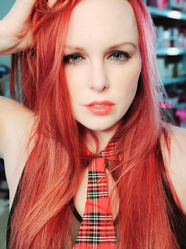 Cherxxjem's VIP Vault's avatar