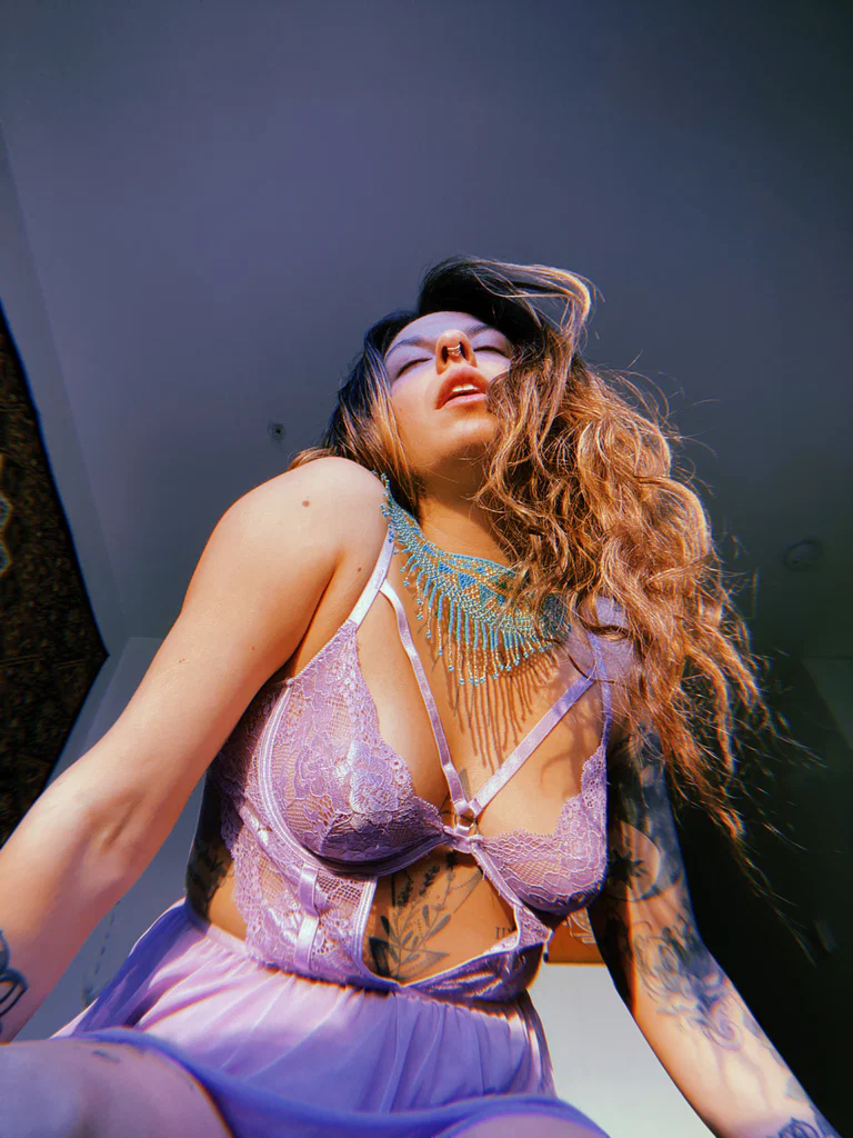 lavender lou 🌹's avatar