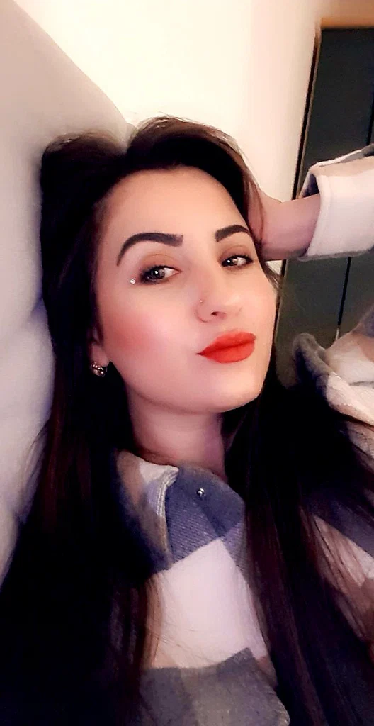 Alina..'s avatar