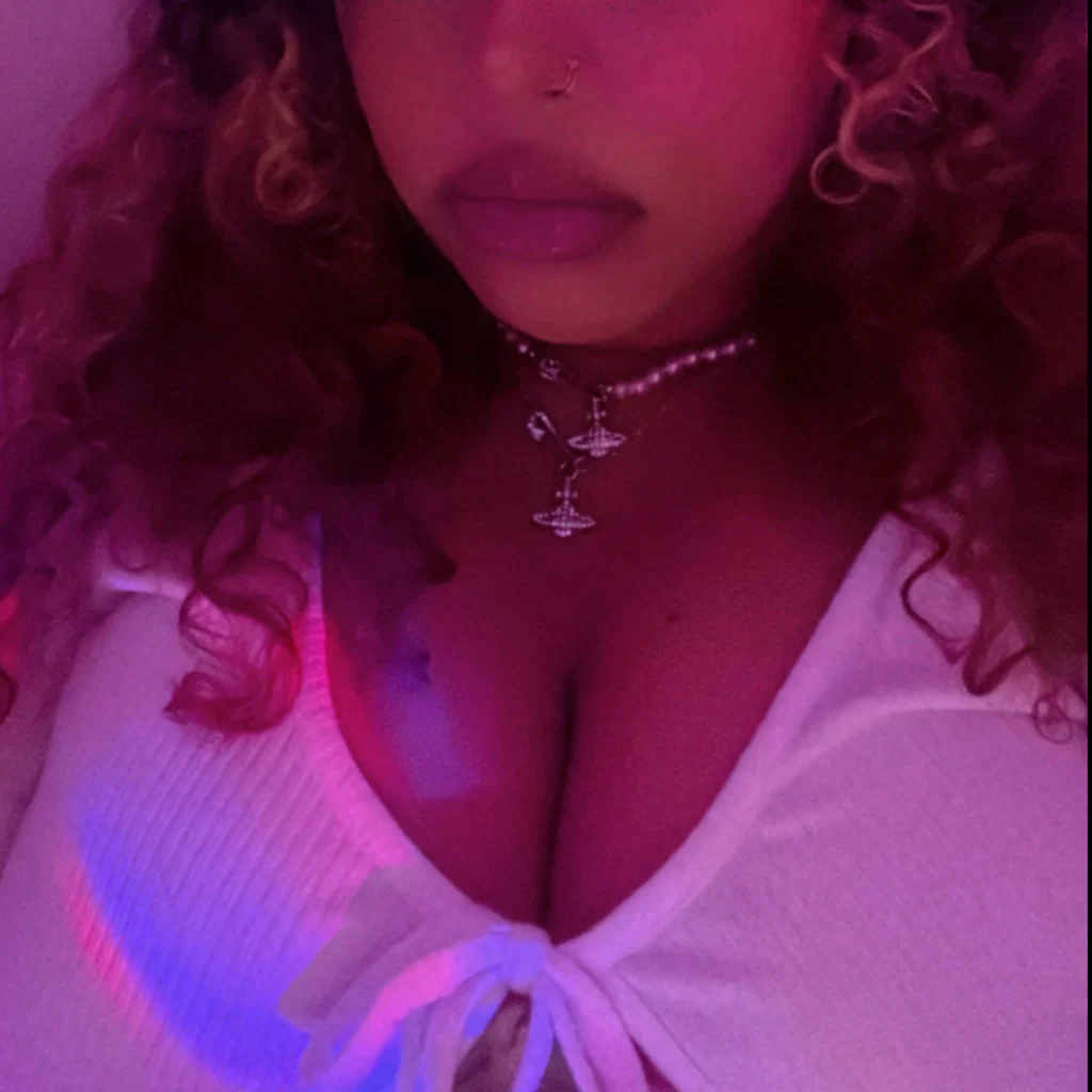 Curly hair cutie 💕💗's avatar