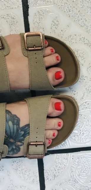 Feet, short and sweet's avatar