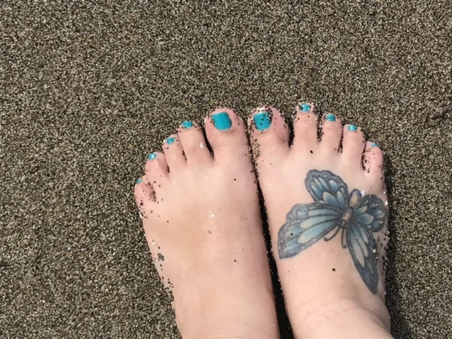 Feet, short and sweet profile banner