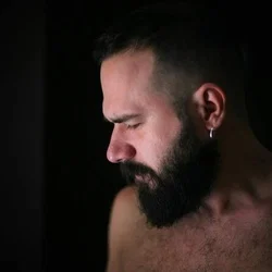 Eric1084's avatar