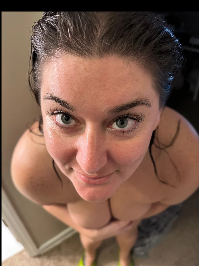BustingBrunette