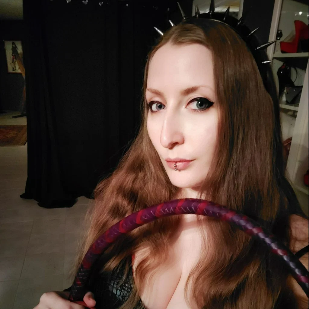 Mistress_Hella's avatar