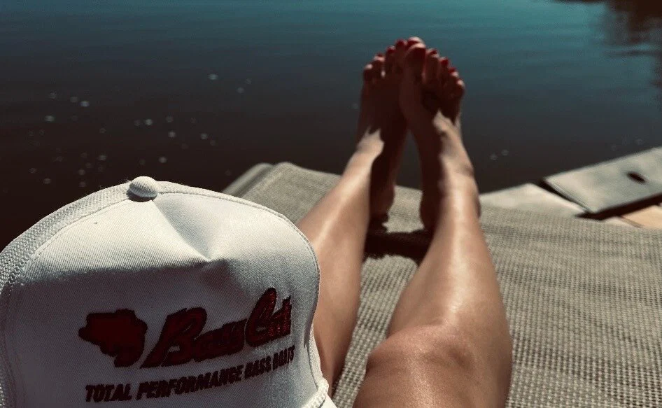 THEBAREFOOTBRUNETTE profile banner