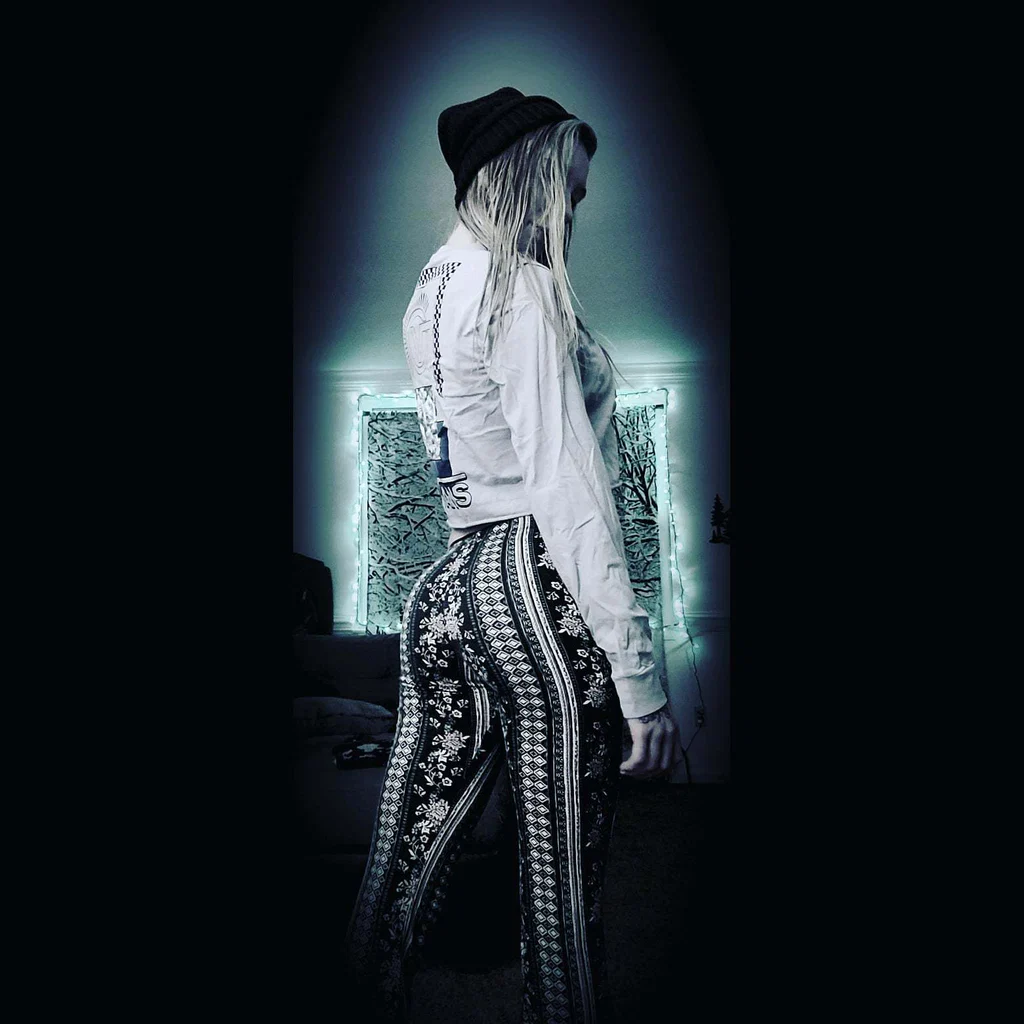 Rhianna Ewing's avatar