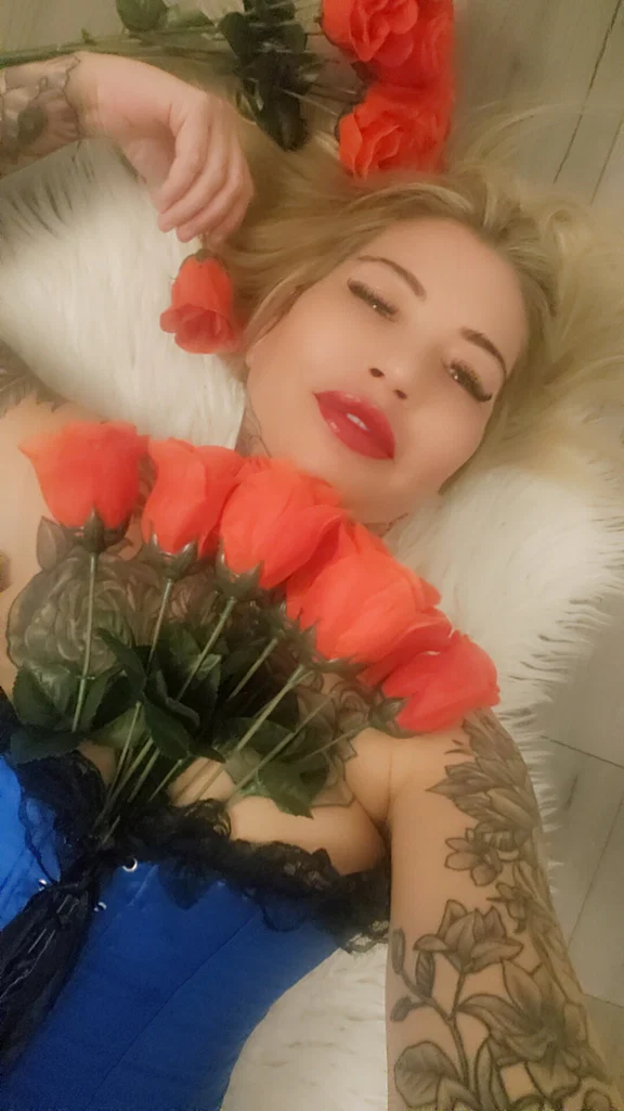 THE FILTHY EMMA 18+'s avatar