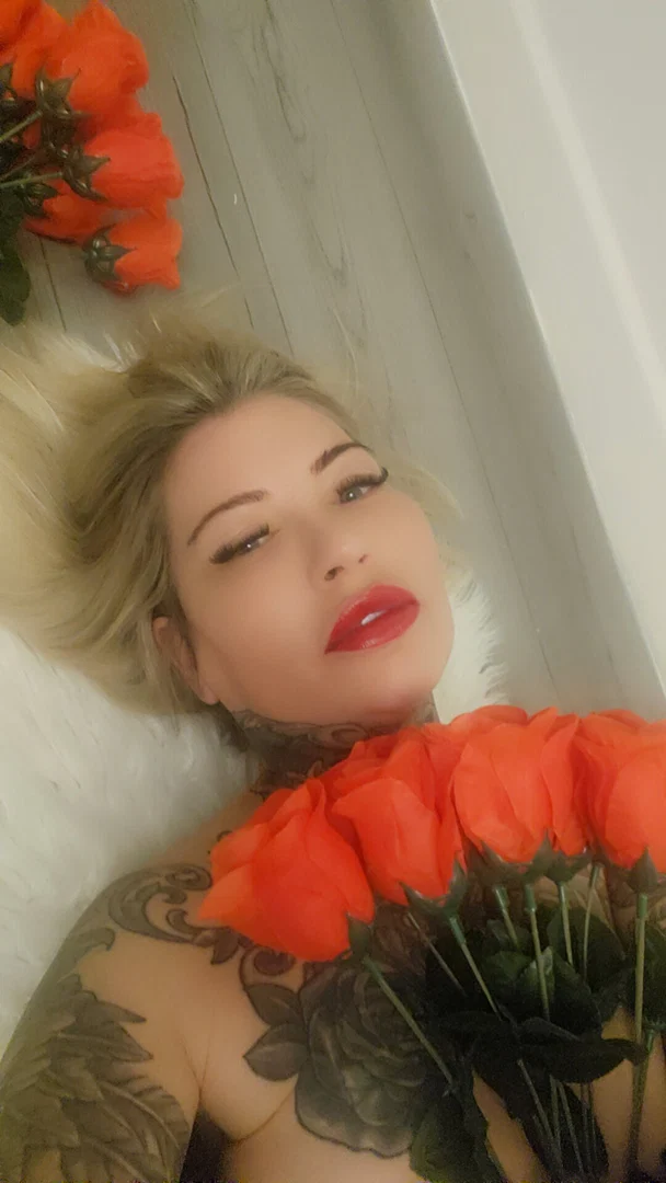 THE FILTHY EMMA 18+ profile banner