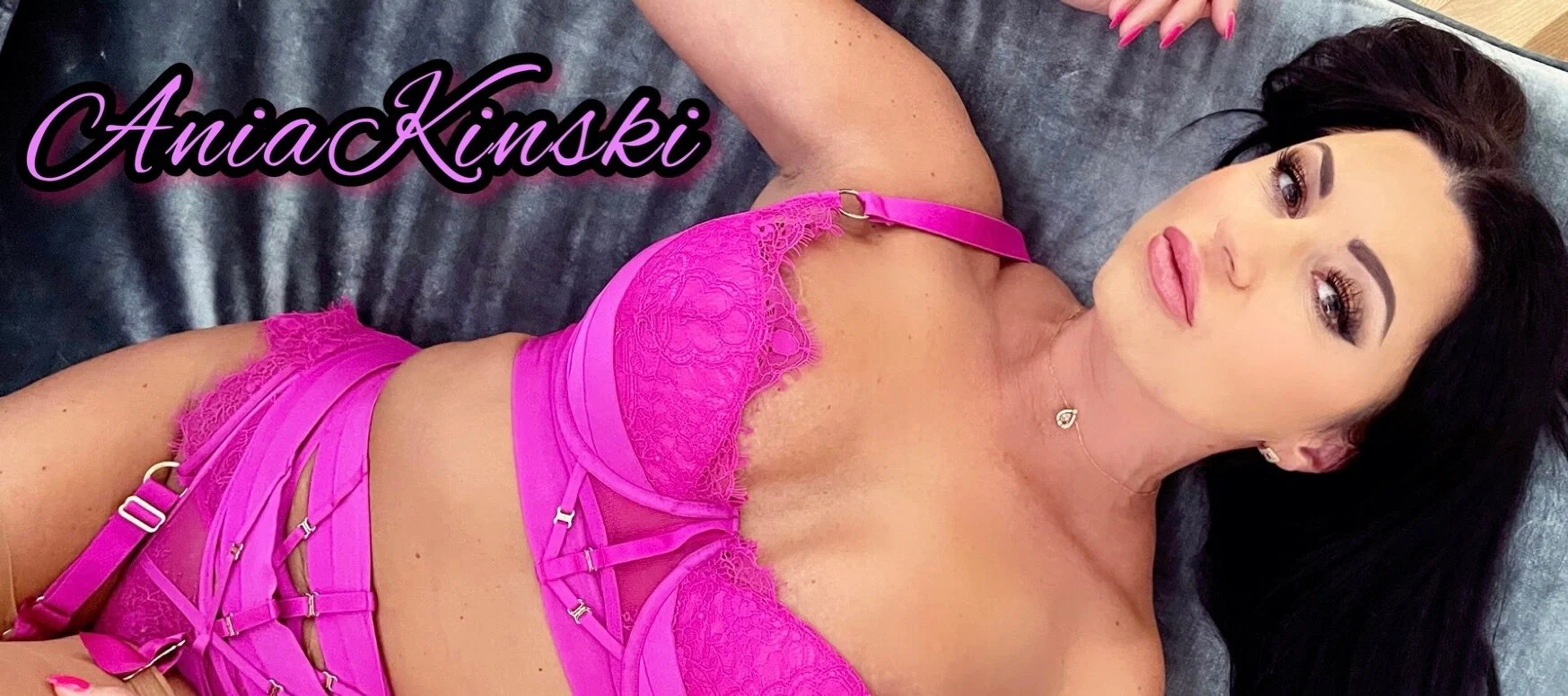 Ania Kinski profile banner
