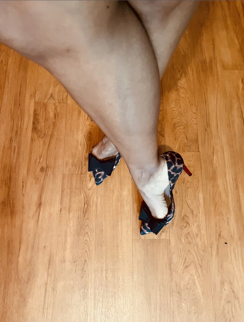 Ambrosias_feet profile banner