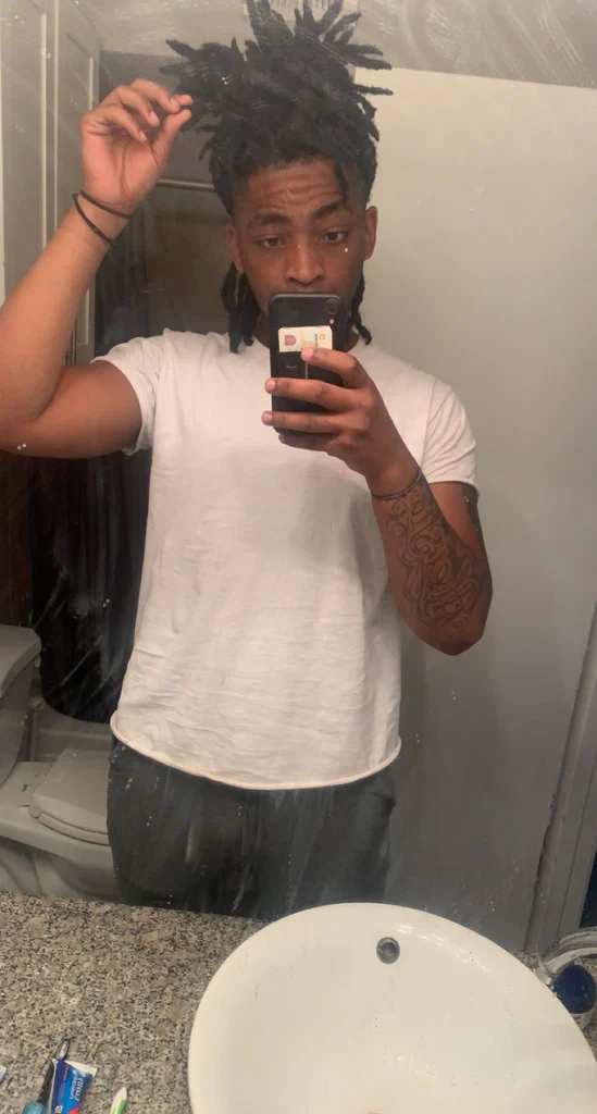 Playboiii's avatar