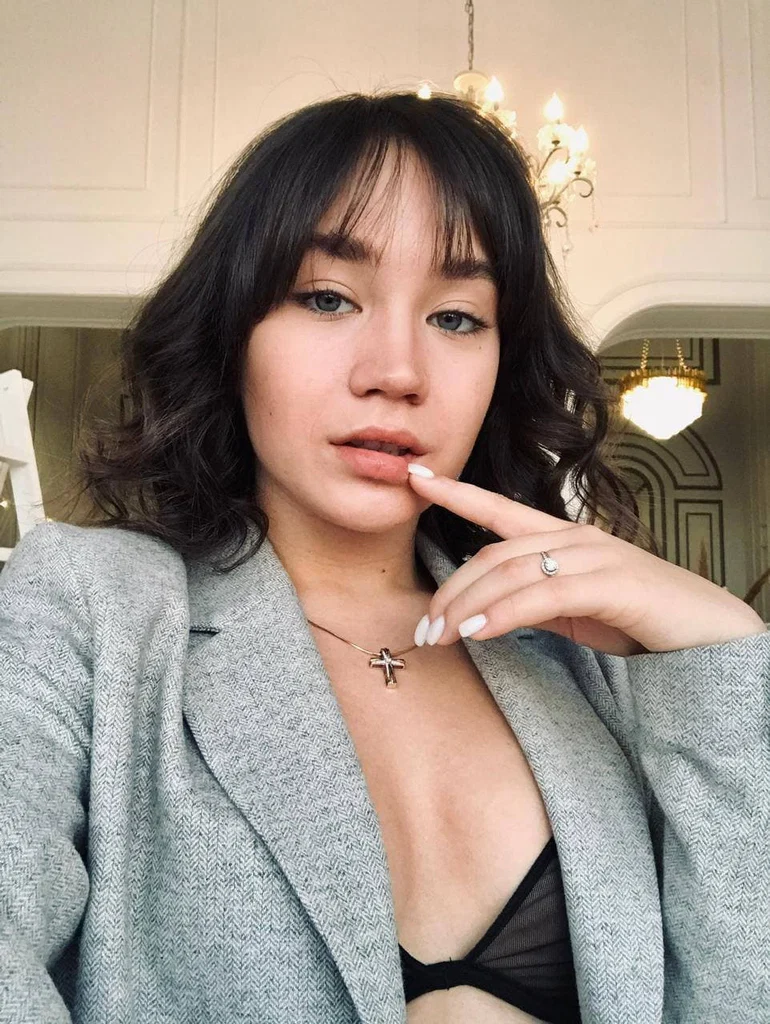 Quiet Nicole VIP