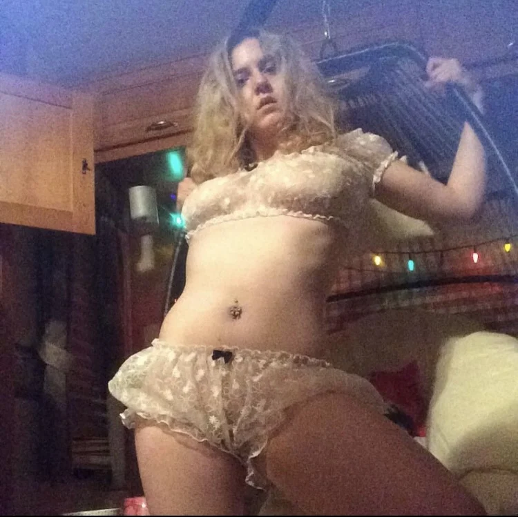 Sylvia Amor's avatar