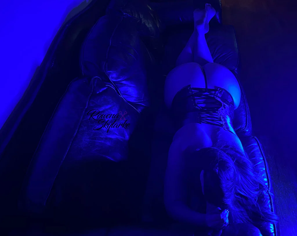 Rowena Skylarke's avatar
