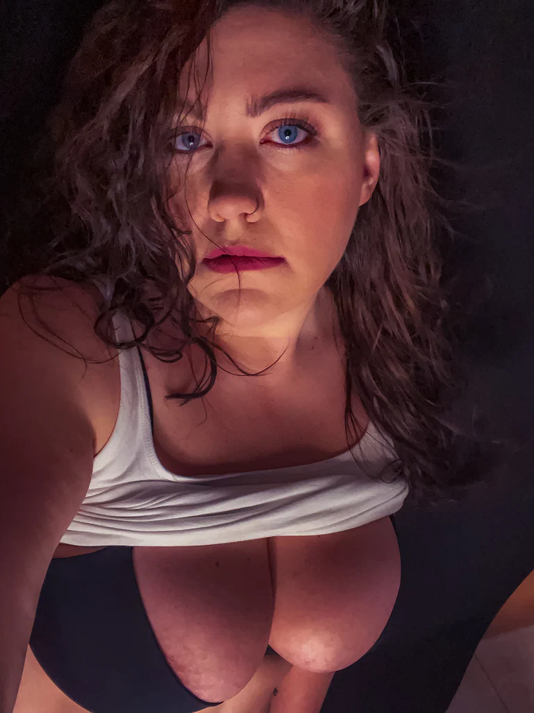 Whitney Jane's avatar