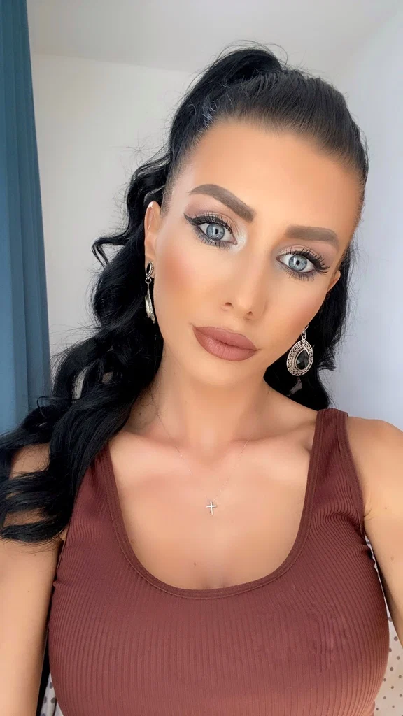 Zeya's avatar