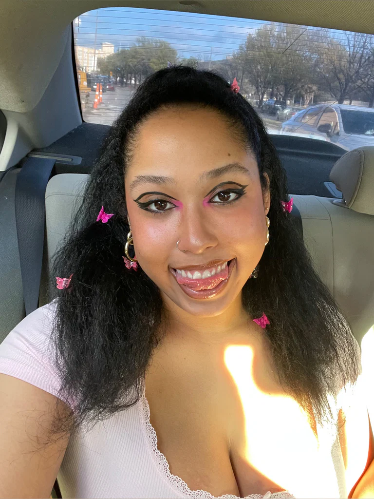PRETTY PUSSY 💖's avatar
