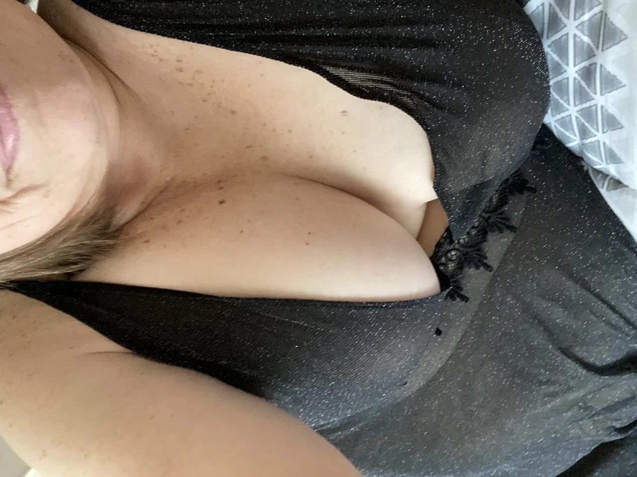 Sexy basketball mom profile banner