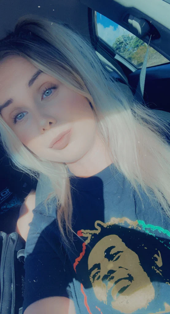 Ariya Nicole's avatar