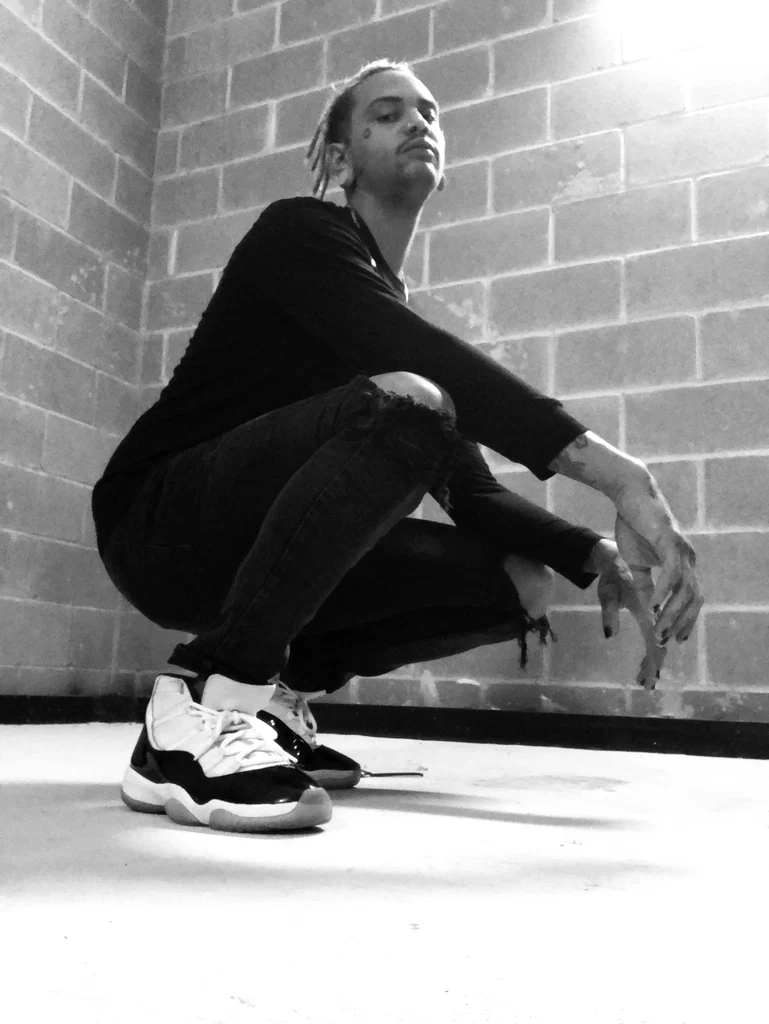 🕯⛓Mr. Jones⛓🕯(free)'s avatar