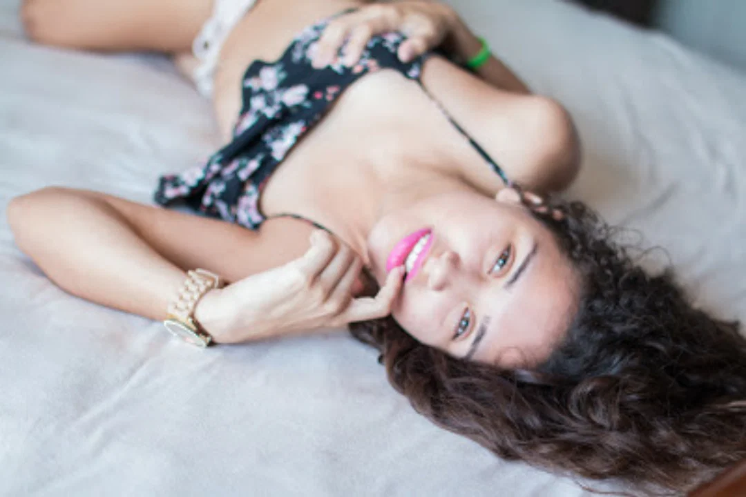 Lisett Baiza profile banner