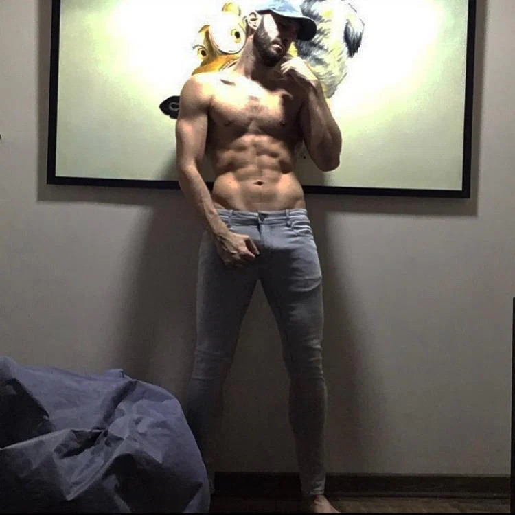NakedGamerFree's avatar