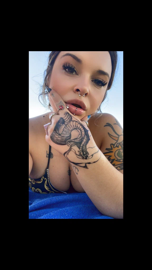 Sarita 🔥's avatar