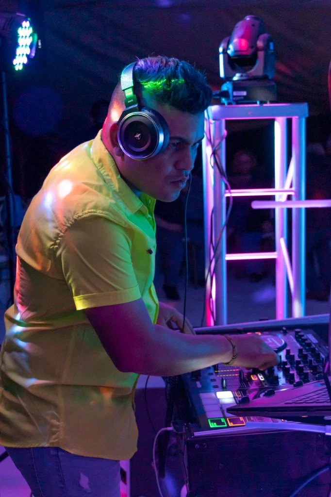 DJ RONALD