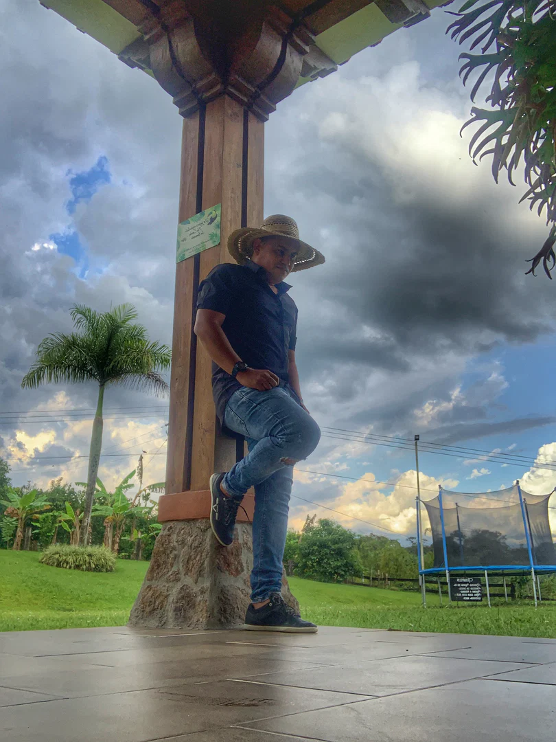 DJ RONALD profile banner