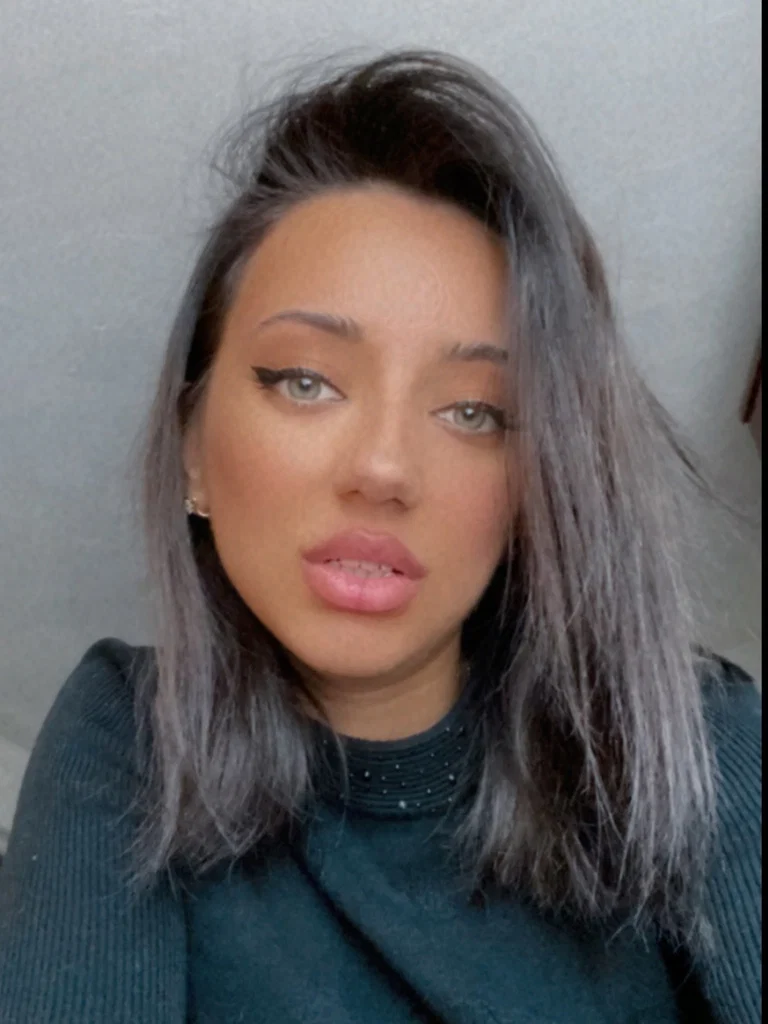 Eva Free 🐱's avatar