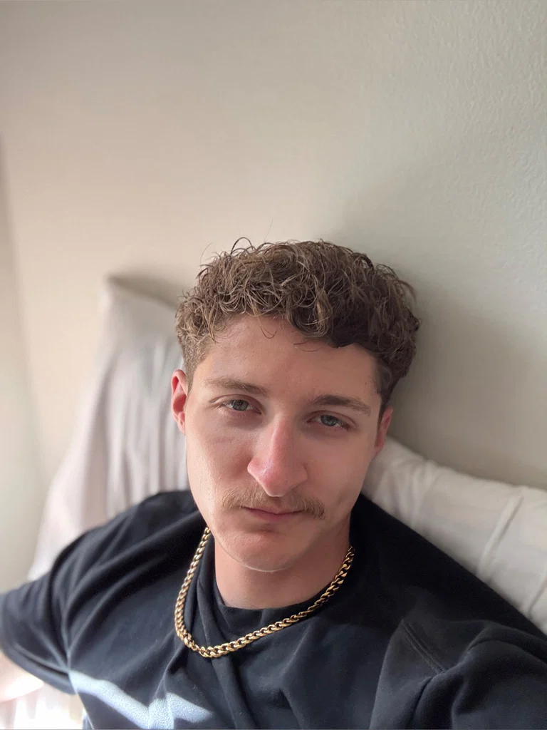 AaronLennoxXx's avatar