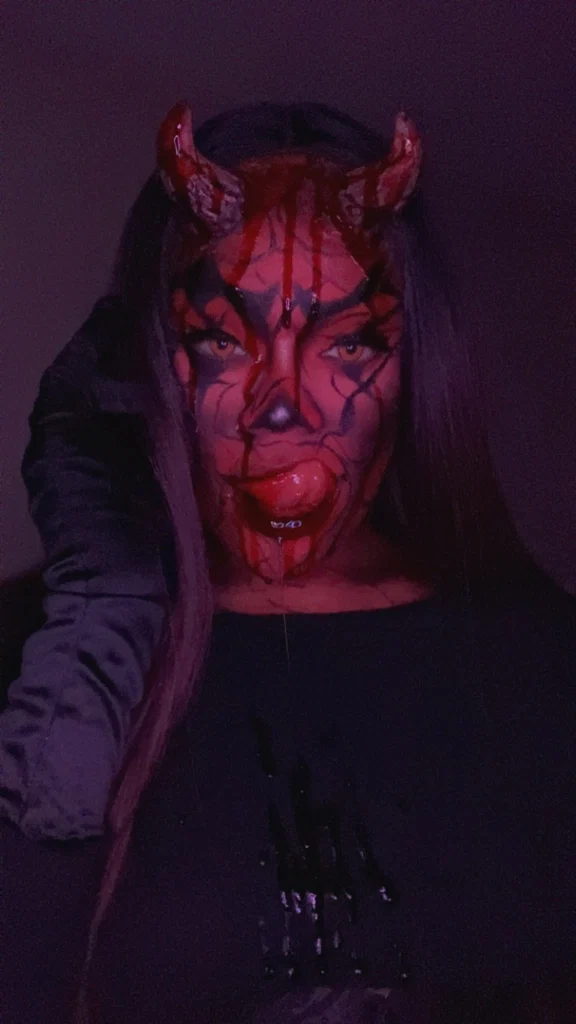 SATAN'S WIFE's avatar