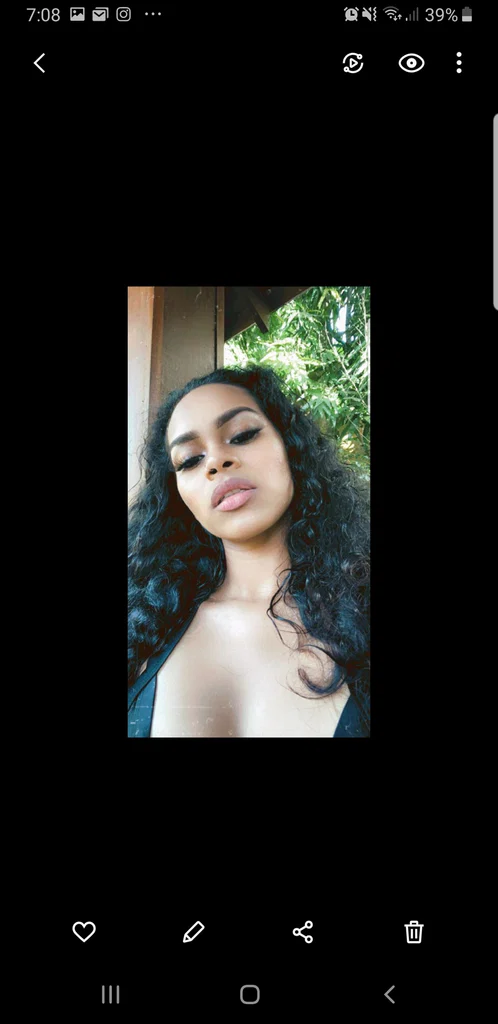 Vanessa's avatar