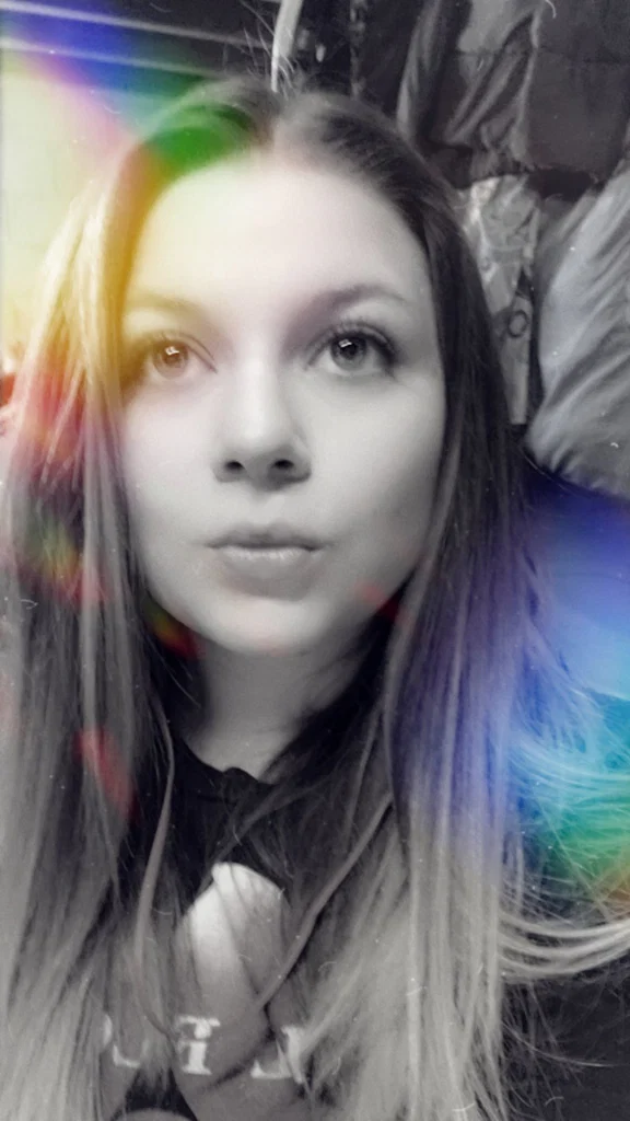 Holly Susani's avatar
