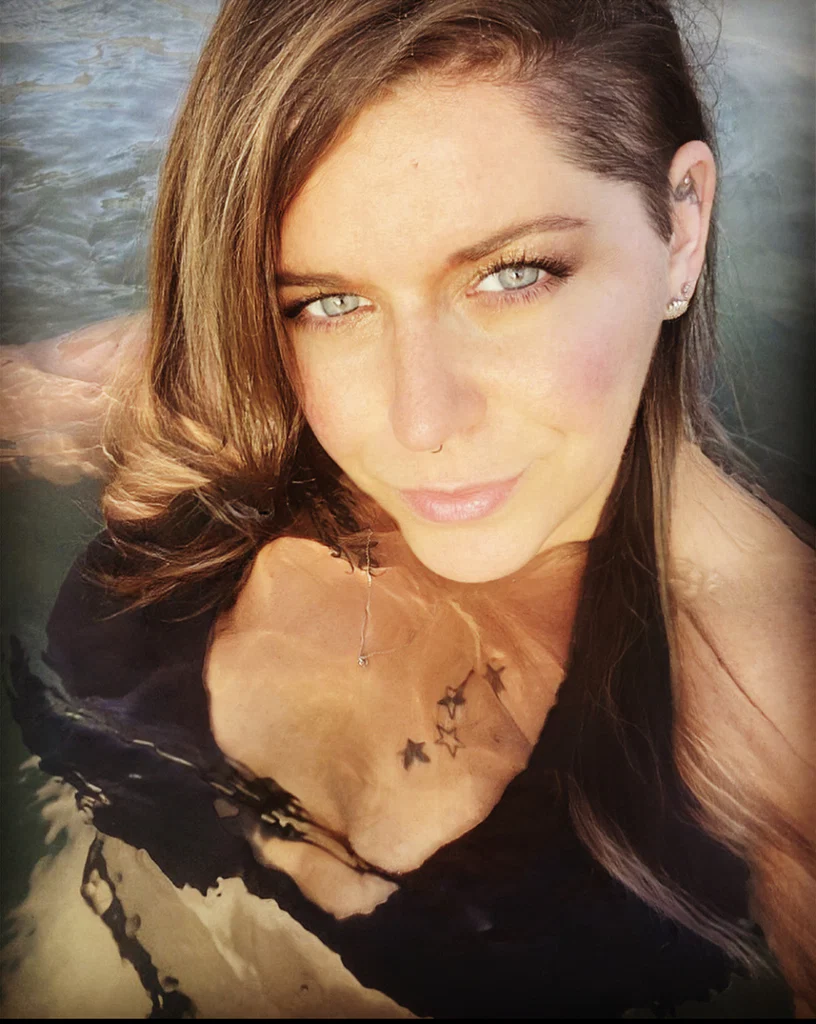 Queen B's avatar