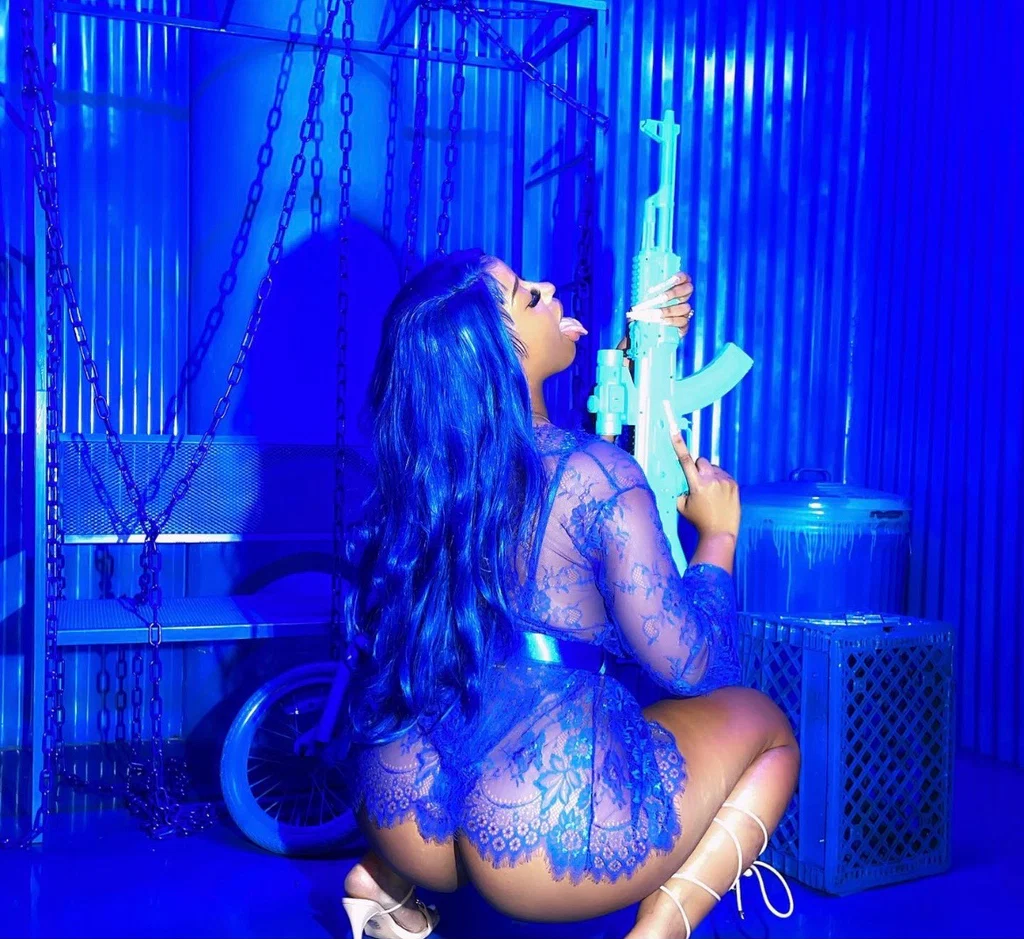 Bella 💜's avatar